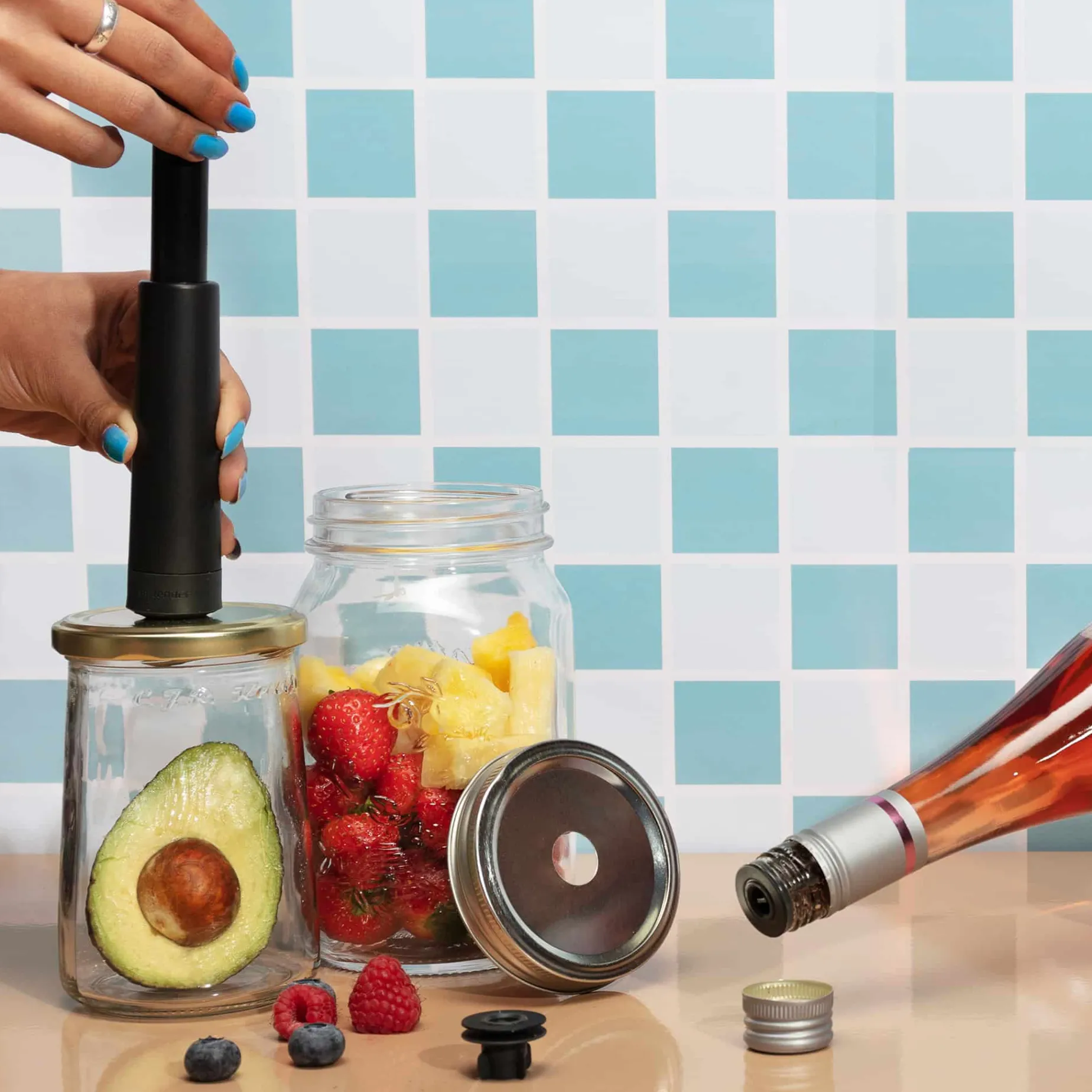 Airtender Vacuum Sealing Set for Wine and Food