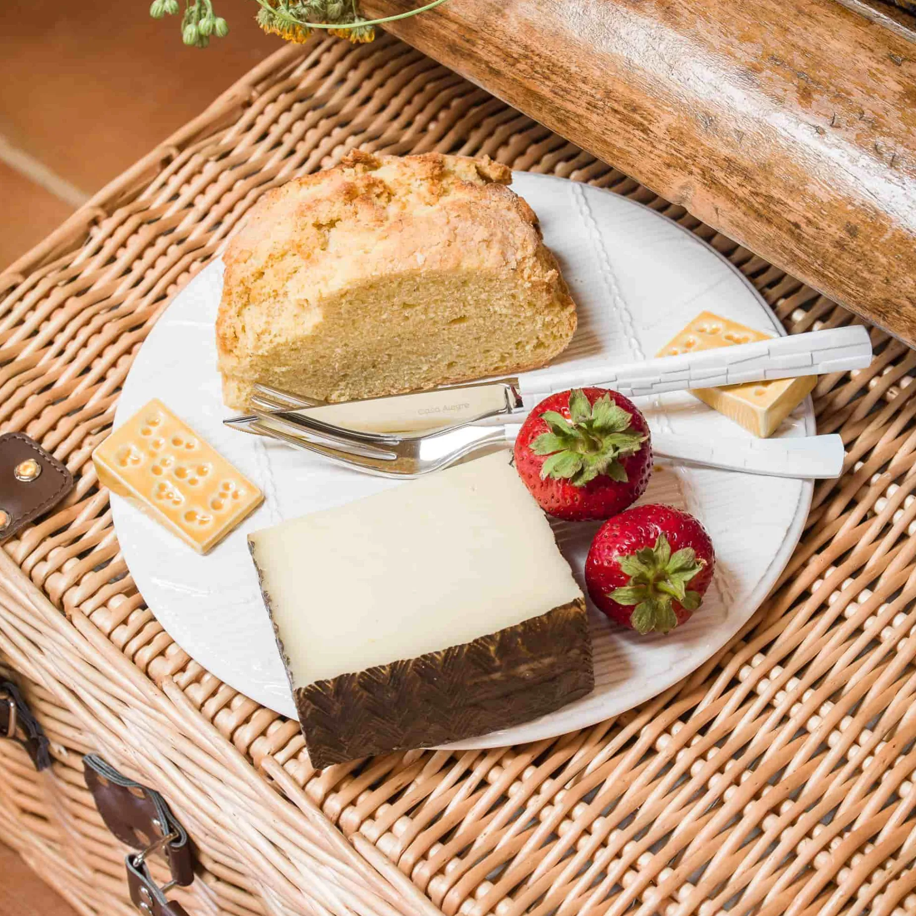 Bordallo Pinheiro White Cheese Tray with Yellow Cheese