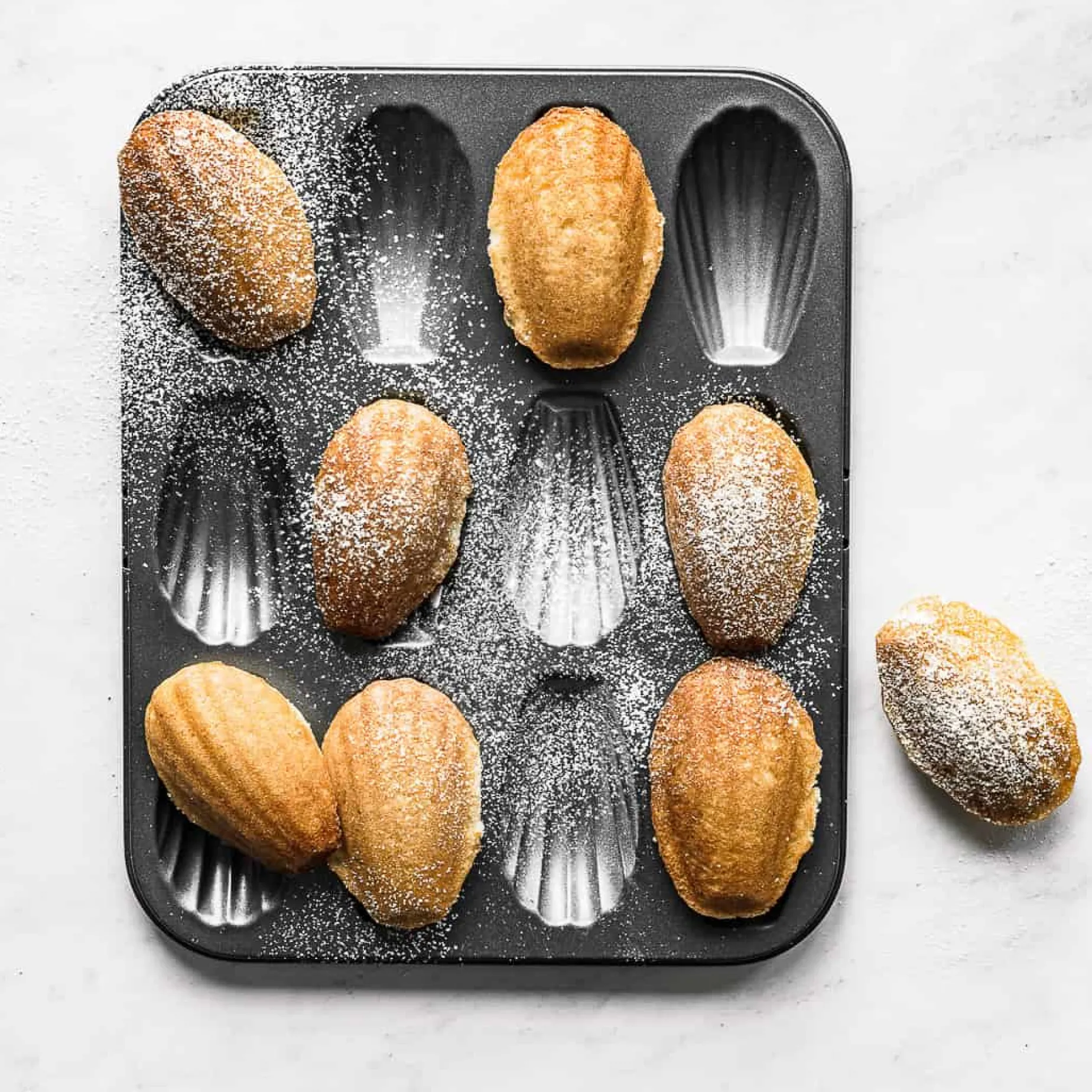 De Buyer Non-Stick Madeleine Tray