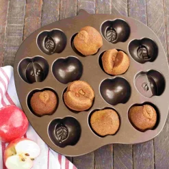 Nordicware Apple Slice Cakelet Pan, 709ml