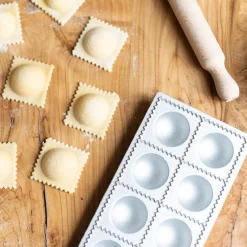 Ravioli Tray - 12 Large Round Ravioli 52mm x 52mm