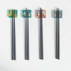 Seikou Porcelain Aoi Floral Chopsticks Rest